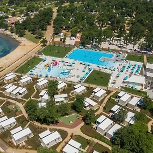 Adriamar Mobile Homes In Park Umag